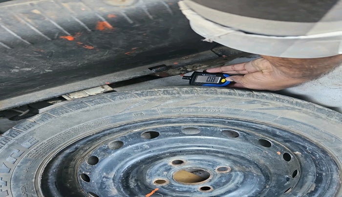 2011 Hyundai Verna FLUIDIC 1.6 CRDI EX, Diesel, Manual, 2,85,600 km, tyre