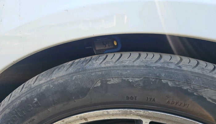 2011 Hyundai Verna FLUIDIC 1.6 CRDI EX, Diesel, Manual, 2,85,600 km, tyre