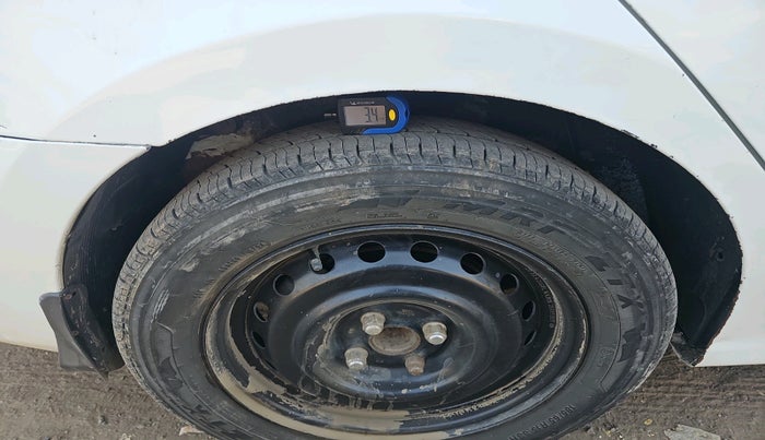 2011 Hyundai Verna FLUIDIC 1.6 CRDI EX, Diesel, Manual, 2,85,600 km, tyre