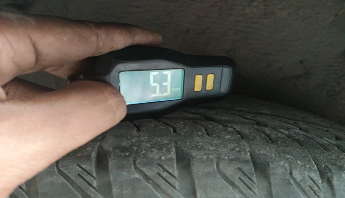 2023 Mahindra XUV700 AX 7 LUXURY D MT 7 STR, Diesel, Manual, 34,248 km, tyre