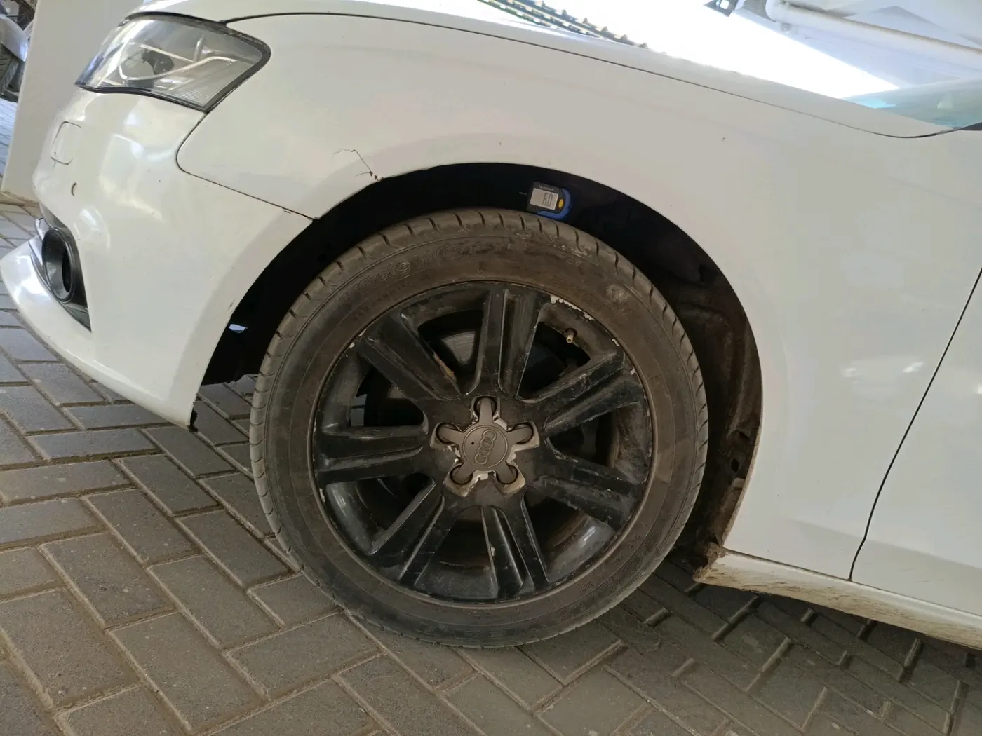 2011 Audi A4 2.0 TDI, Diesel, Automatic, 89,349 km, tyre