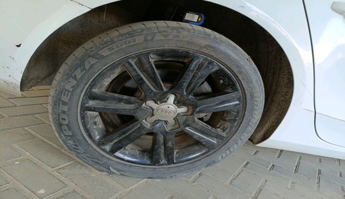 2011 Audi A4 2.0 TDI, Diesel, Automatic, 89,349 km, tyre