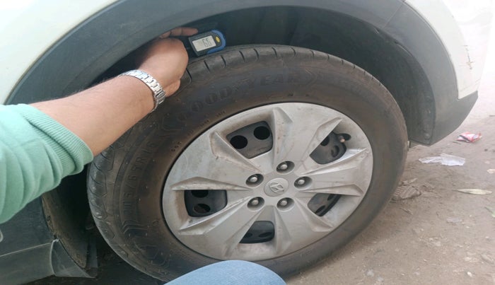 2019 Hyundai Creta E PLUS 1.6 PETROL, Petrol, Manual, 66,714 km, tyre