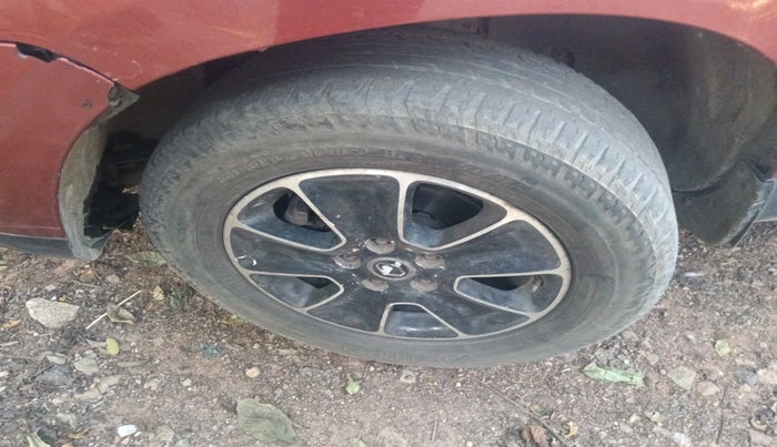 2016 Renault Duster 85 PS RXZ DIESEL, Diesel, Manual, 2,95,401 km, tyre