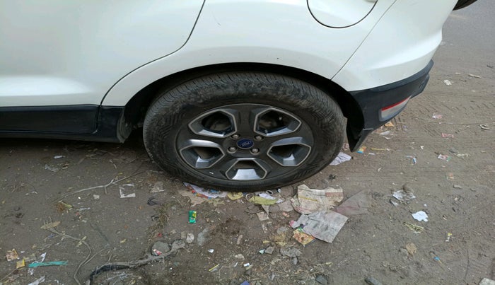 2021 Ford Ecosport TITANIUM 1.5L SPORTS(SUNROOF) DIESEL, Diesel, Manual, 1,40,041 km, tyre