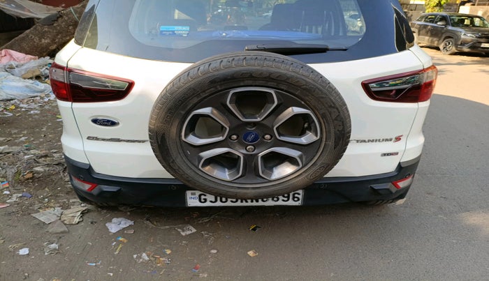 2021 Ford Ecosport TITANIUM 1.5L SPORTS(SUNROOF) DIESEL, Diesel, Manual, 1,40,041 km, tyre