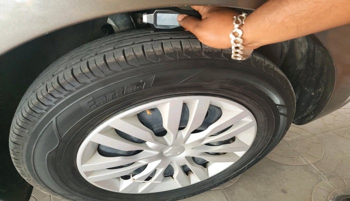 2021 Maruti Dzire VXI, Petrol, Manual, 38,315 km, tyre