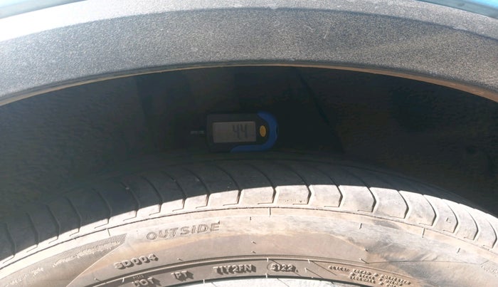 2020 MG ZS EV EXCLUSIVE, Electric, Automatic, 1,20,000 km, tyre