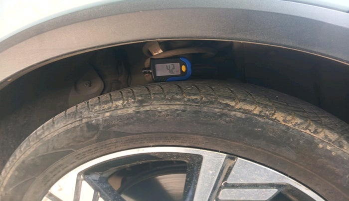 2020 MG ZS EV EXCLUSIVE, Electric, Automatic, 1,20,000 km, tyre