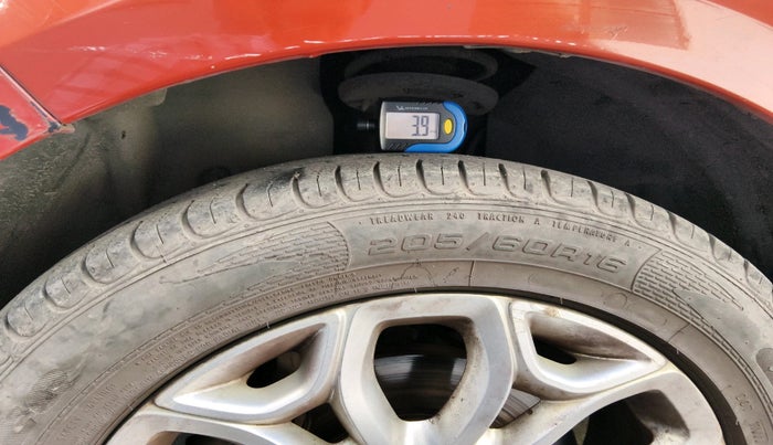 2014 Ford Ecosport TITANIUM 1.0L ECOBOOST (OPT), Petrol, Manual, 87,493 km, tyre