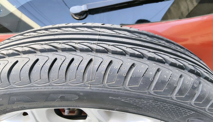 2014 Ford Ecosport TITANIUM 1.0L ECOBOOST (OPT), Petrol, Manual, 87,493 km, tyre