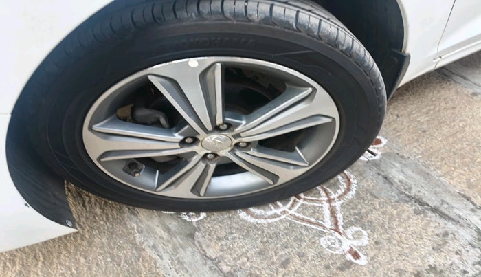 2017 Hyundai Verna 1.6 CRDI SX (O), Diesel, Manual, 1,67,116 km, tyre