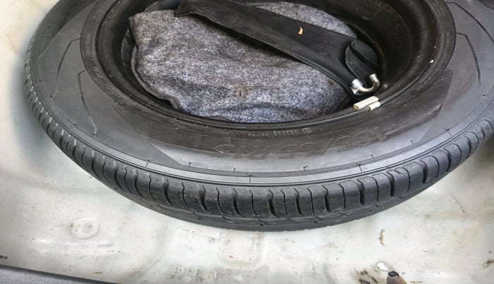 2017 Hyundai Verna 1.6 CRDI SX (O), Diesel, Manual, 1,67,116 km, tyre