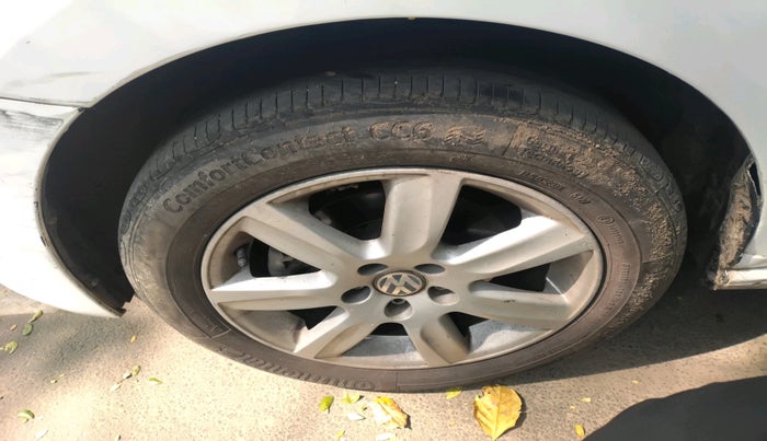 2012 Volkswagen Polo HIGHLINE DIESEL, Diesel, Manual, 1,40,437 km, tyre