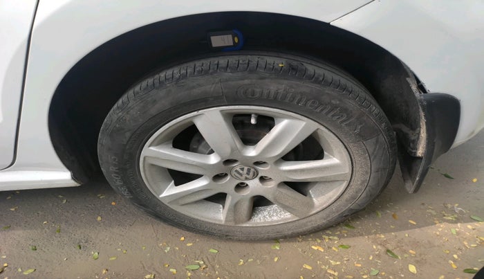 2012 Volkswagen Polo HIGHLINE DIESEL, Diesel, Manual, 1,40,437 km, tyre