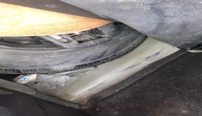 2012 Volkswagen Polo HIGHLINE DIESEL, Diesel, Manual, 1,40,437 km, tyre