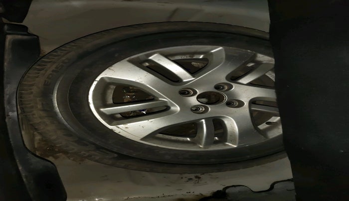 2014 Maruti Swift Dzire ZDI, Diesel, Manual, 1,55,313 km, tyre