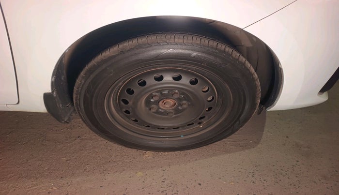 2023 Maruti Ertiga   VXI (O) CNG, Petrol, Manual, 1,28,076 km, tyre