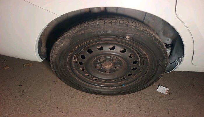 2023 Maruti Ertiga   VXI (O) CNG, Petrol, Manual, 1,28,076 km, tyre