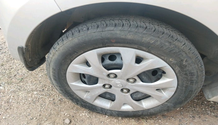 2016 Hyundai Grand i10 SPORTZ 1.1 CRDI, Diesel, Manual, 1,47,732 km, tyre