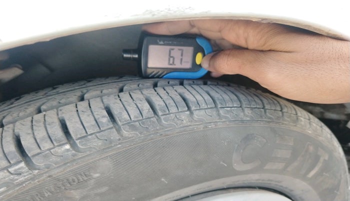 2013 Hyundai i10 MAGNA 1.2, Petrol, Manual, 1,03,856 km, tyre