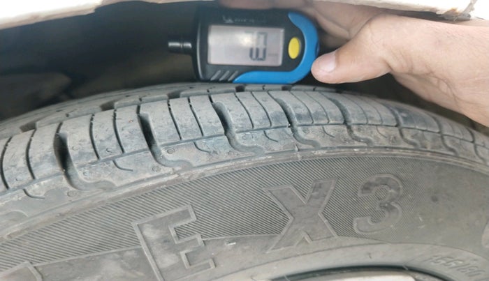 2013 Hyundai i10 MAGNA 1.2, Petrol, Manual, 1,03,856 km, tyre