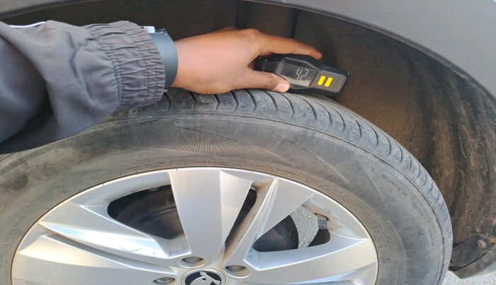 2023 Skoda KUSHAQ AMBITION 1.0L TSI MT, Petrol, Manual, 11,625 km, tyre