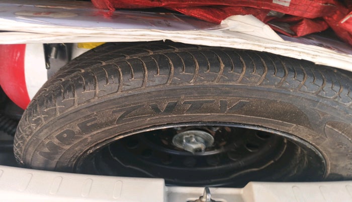 2018 Maruti Celerio VXI CNG, Petrol, Manual, 85,564 km, tyre