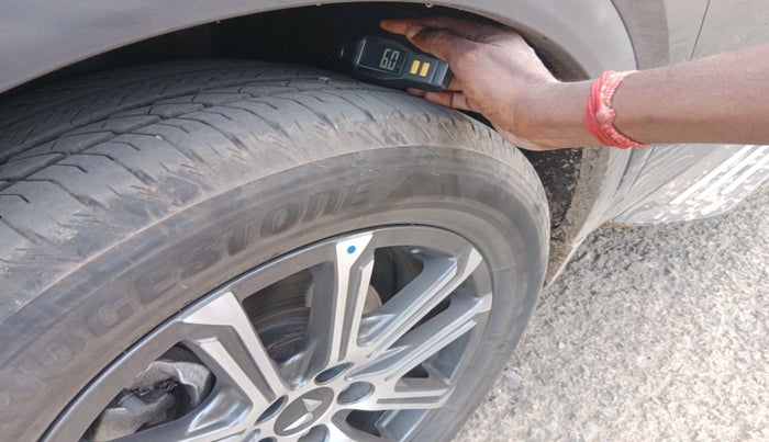 2025 Mahindra XUV700 AX 7 LUXURY D AT 7 STR, Diesel, Automatic, 7,887 km, tyre