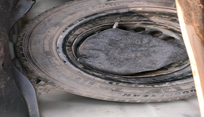 2015 Hyundai Elite i20 ASTA 1.4 CRDI, Diesel, Manual, 1,09,816 km, tyre