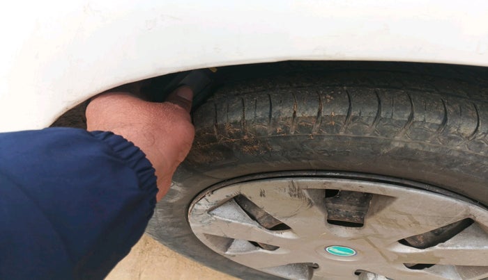 2012 Maruti Wagon R 1.0 LXI, Petrol, Manual, 94,953 km, tyre