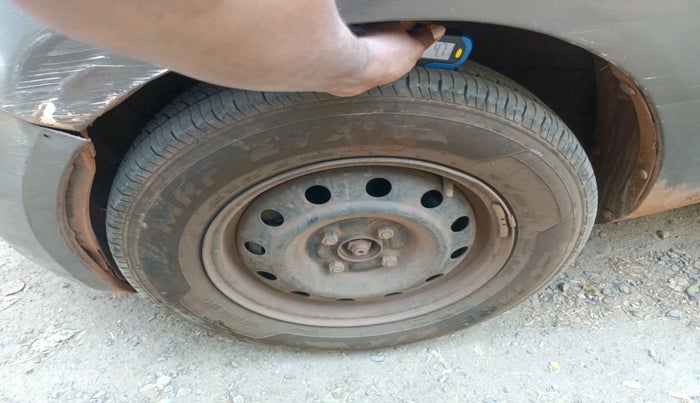 2011 Maruti Ritz VDI, Diesel, Manual, 2,23,952 km, tyre