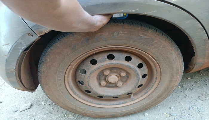 2011 Maruti Ritz VDI, Diesel, Manual, 2,23,952 km, tyre