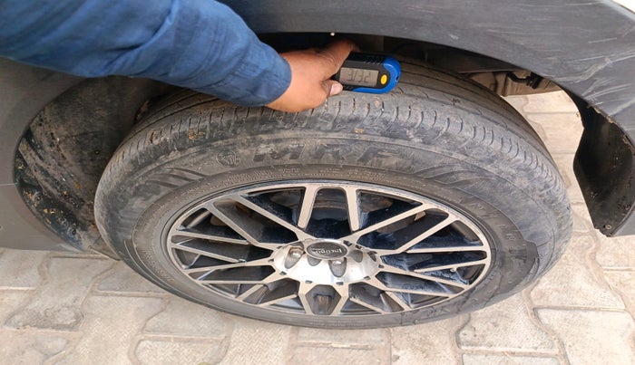 2018 Hyundai Creta E PLUS 1.4 DIESEL, Diesel, Manual, 2,07,916 km, tyre