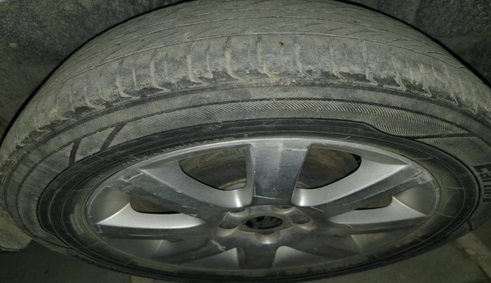 2013 Skoda Rapid AMBITION 1.6 TDI CR MT, Diesel, Manual, 90,324 km, tyre