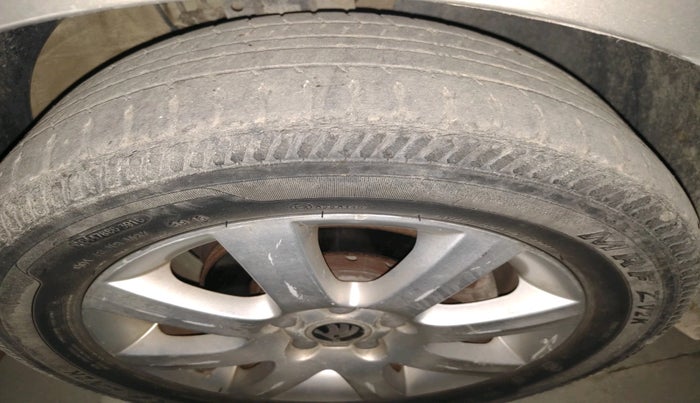 2013 Skoda Rapid AMBITION 1.6 TDI CR MT, Diesel, Manual, 90,324 km, tyre