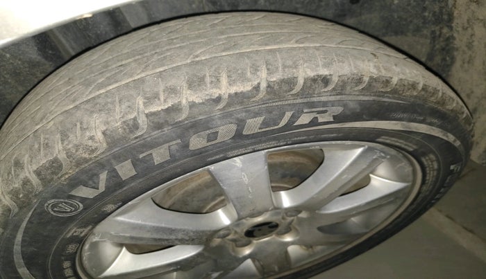 2013 Skoda Rapid AMBITION 1.6 TDI CR MT, Diesel, Manual, 90,324 km, tyre