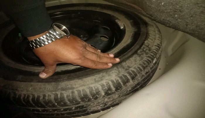 2018 Maruti Swift VXI, Petrol, Manual, 14,515 km, tyre