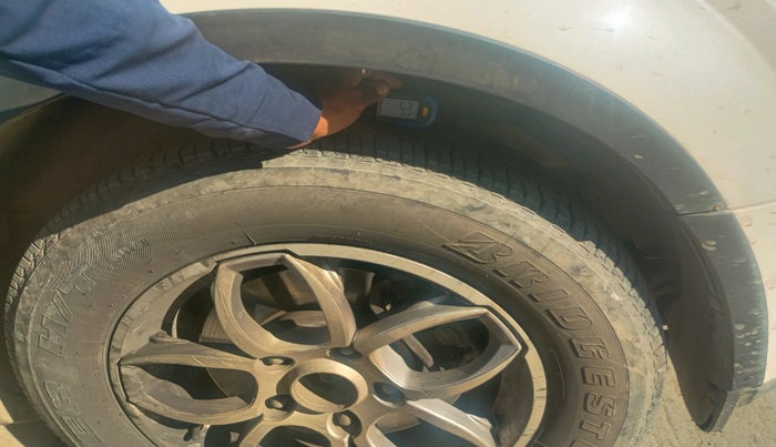 2020 Mahindra XUV500 W7, Diesel, Manual, 48,349 km, tyre