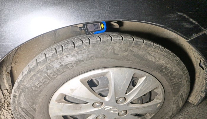 2011 Hyundai i10 MAGNA 1.2, Petrol, Manual, 1,08,174 km, tyre