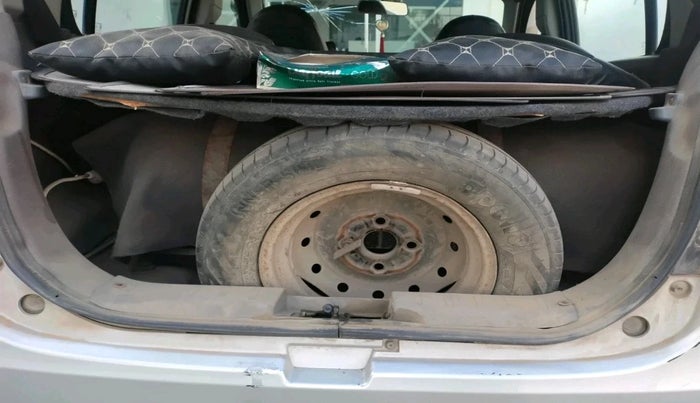 2013 Maruti Alto 800 LXI, Petrol, Manual, 1,09,567 km, tyre