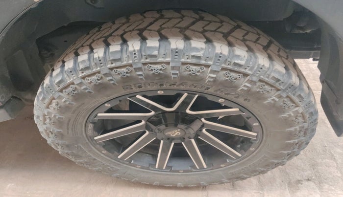 2022 Mahindra Thar LX D AT 4WD HT, Diesel, Automatic, 44,300 km, tyre