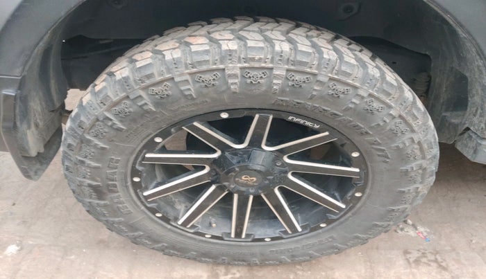 2022 Mahindra Thar LX D AT 4WD HT, Diesel, Automatic, 44,300 km, tyre