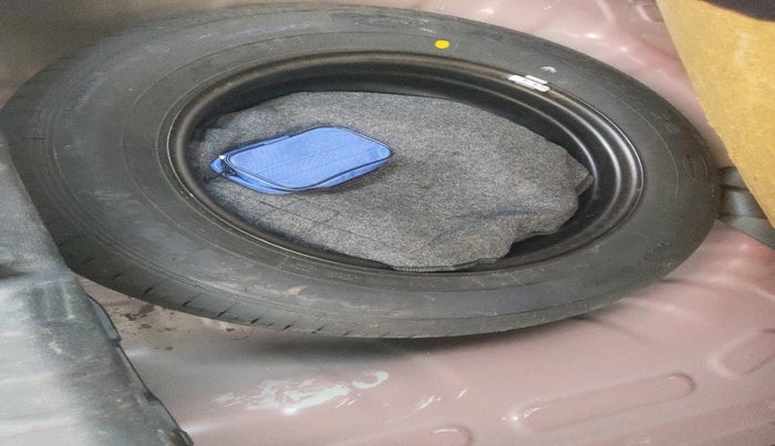 2021 KIA SONET HTX 1.5, Diesel, Manual, 48,359 km, tyre