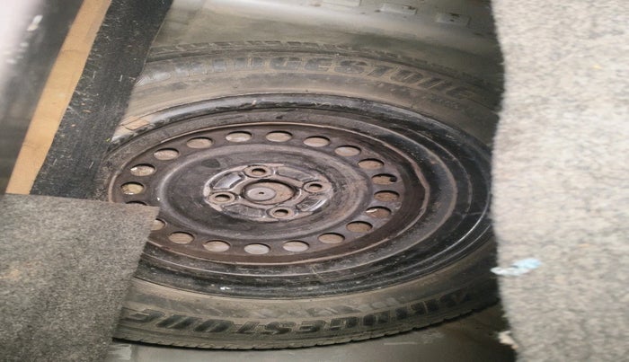 2013 Honda Brio V AT, Petrol, Automatic, 1,55,389 km, tyre