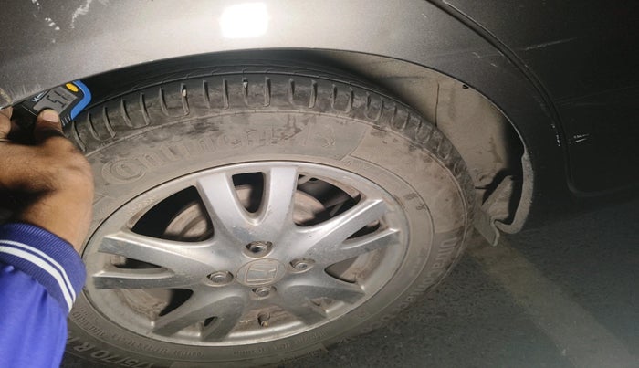 2013 Honda Brio V AT, Petrol, Automatic, 1,55,389 km, tyre