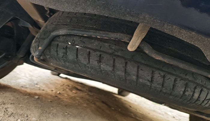 2020 Maruti Ertiga VXI CNG, Petrol, Manual, 1,50,173 km, tyre