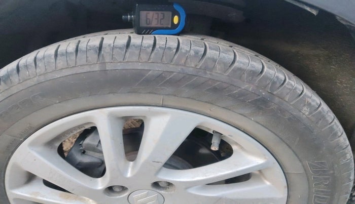 2012 Maruti Swift ZXI, Petrol, Manual, 98,613 km, tyre