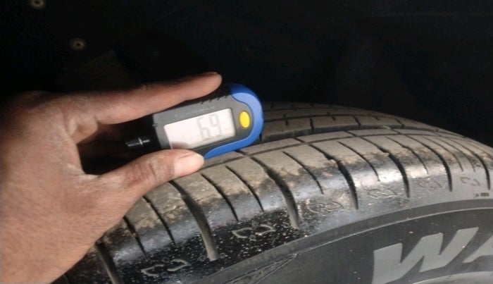 2022 Mahindra XUV700 AX 3 P MT 5 STR, Petrol, Manual, 17,522 km, tyre