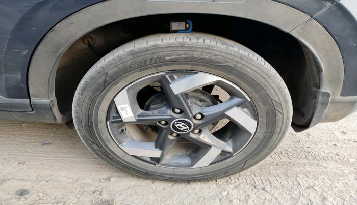 2019 Hyundai VENUE SX(O) 1.4 CRDI, Diesel, Manual, 1,36,001 km, tyre